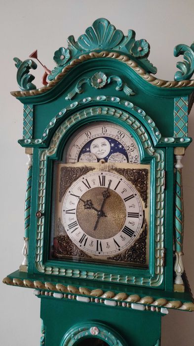 Relógio de caixa alta