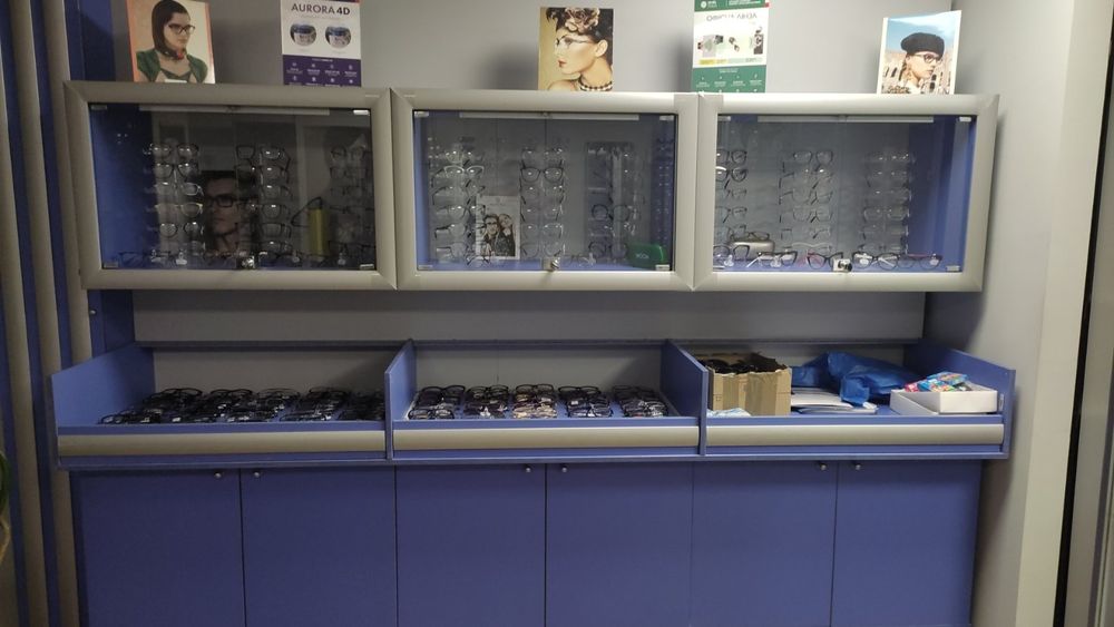 Стеллаж, витрина