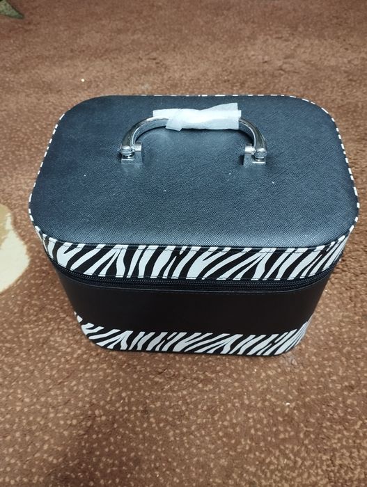 kuferek prostokątny L zebra
