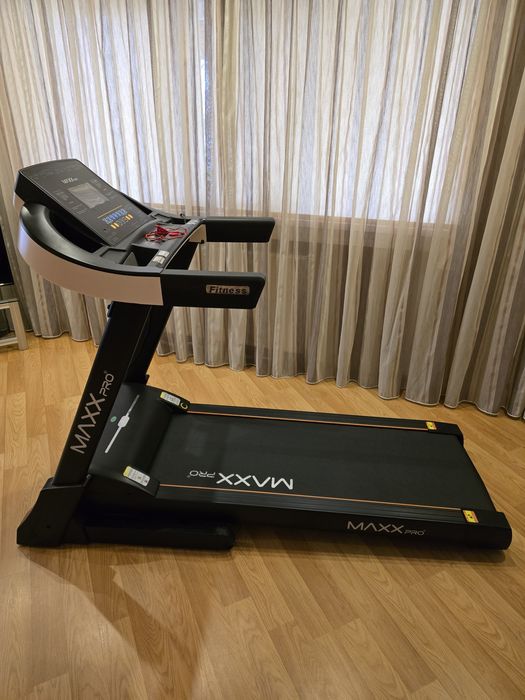 Професійна бігова доріжка MAXX Pro F60 130 кг.