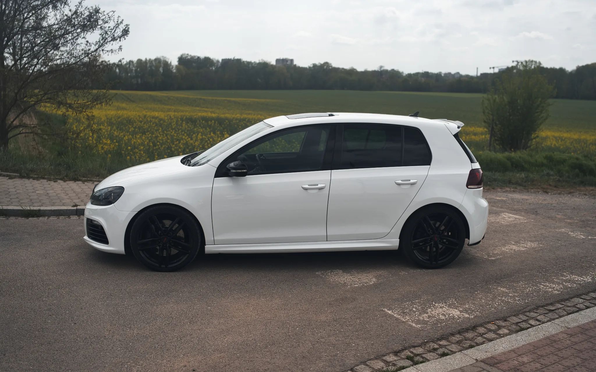Volkswagen Golf stan idealny, nowy lakier
