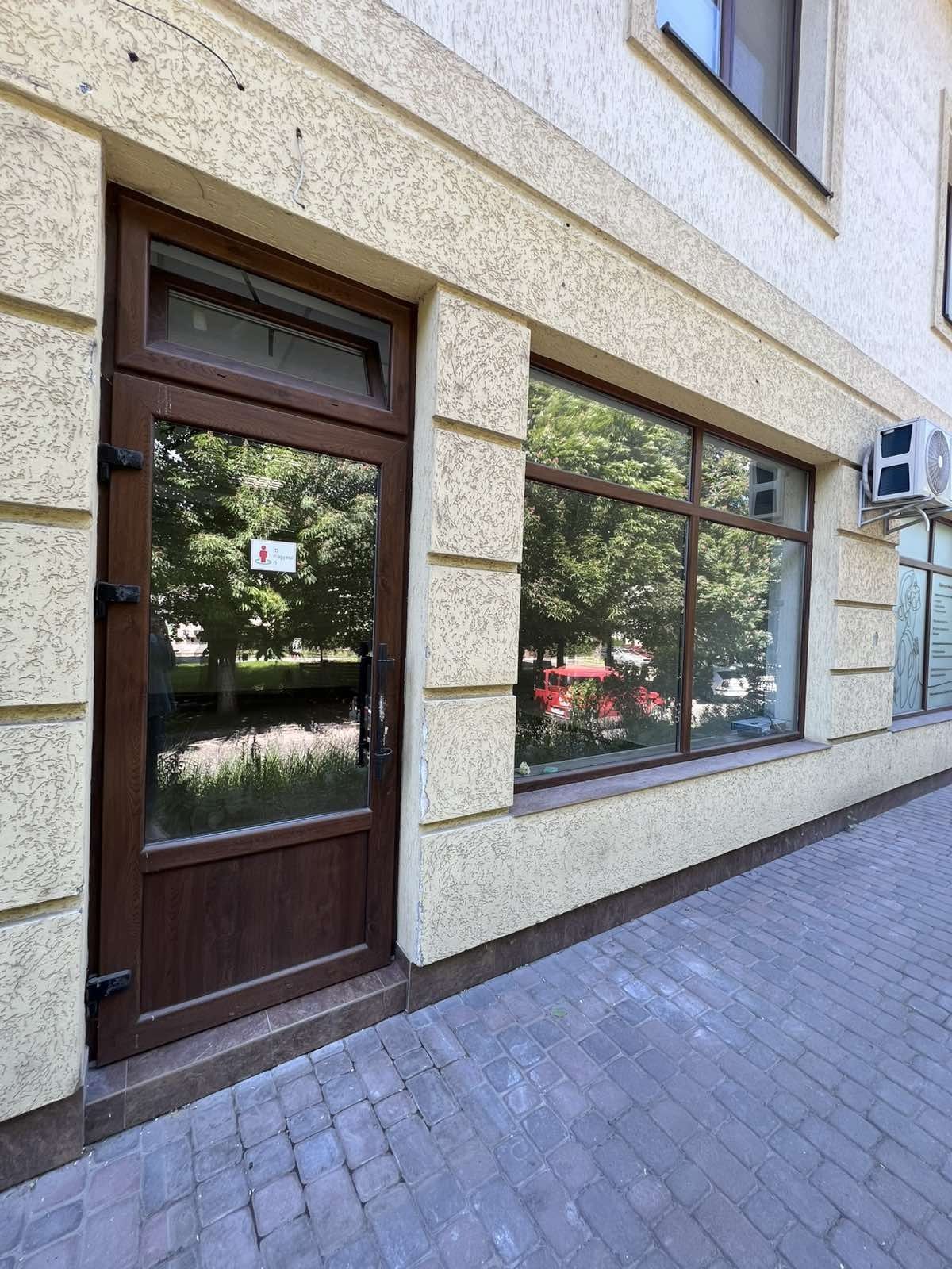 Продаж комерційного приміщення|магазин|центр|офіс|фасад|фединця|салон