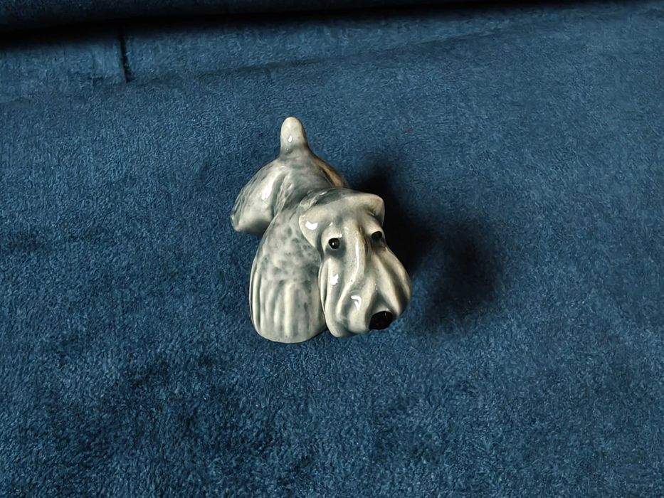 Figurka ceramika porcelana pies terier sznaucer Kuka Wojciech Rydz