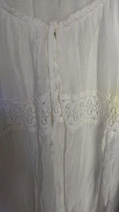 Biała bluzka z koronką Włoska