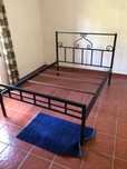 Cama de ferra azul