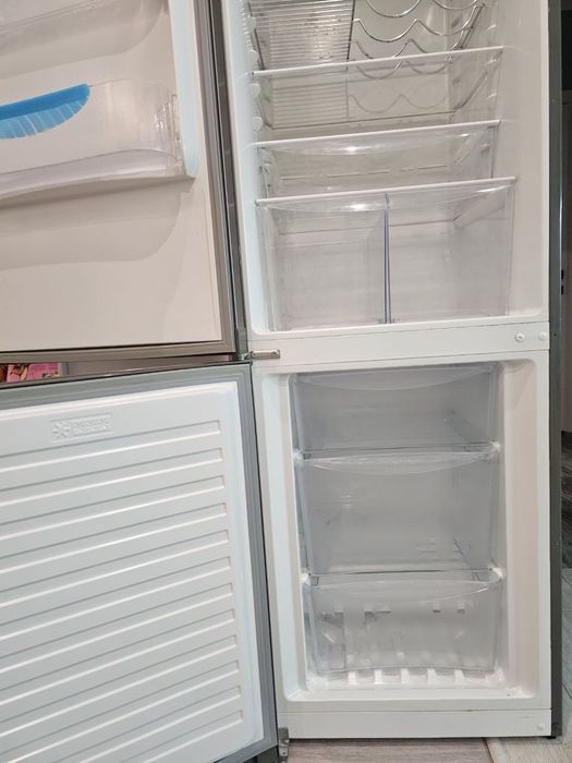 Продаю холодильник Zanussi ZRB38313XA. Не робочий