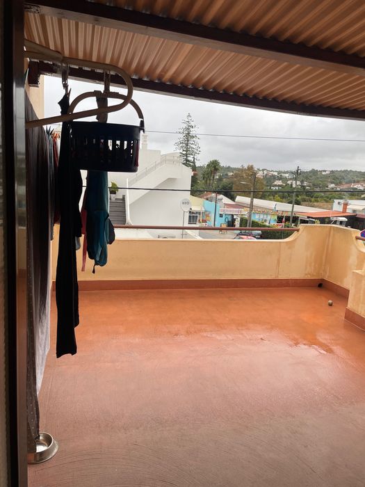 Vende moradia geminada