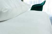 Poszwa Hotelowa Adamaszek biała 140x200 wzór 4mm