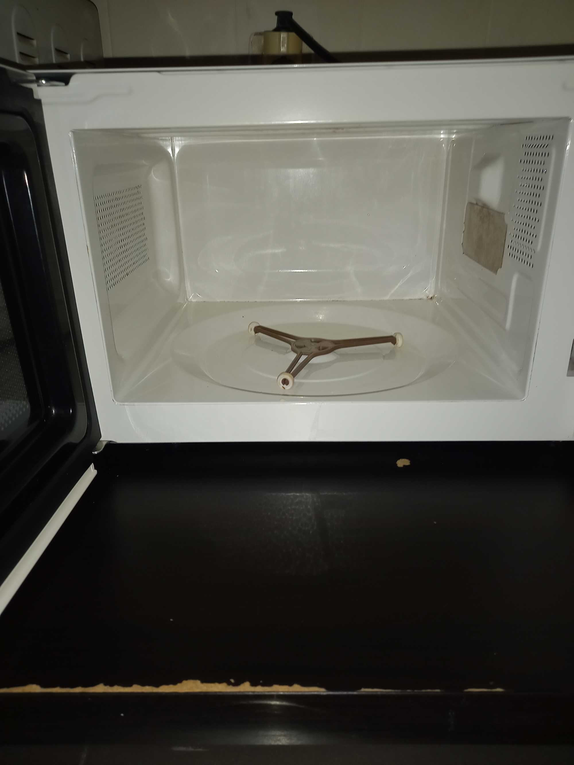 Microondas Tarrington House 30 litros