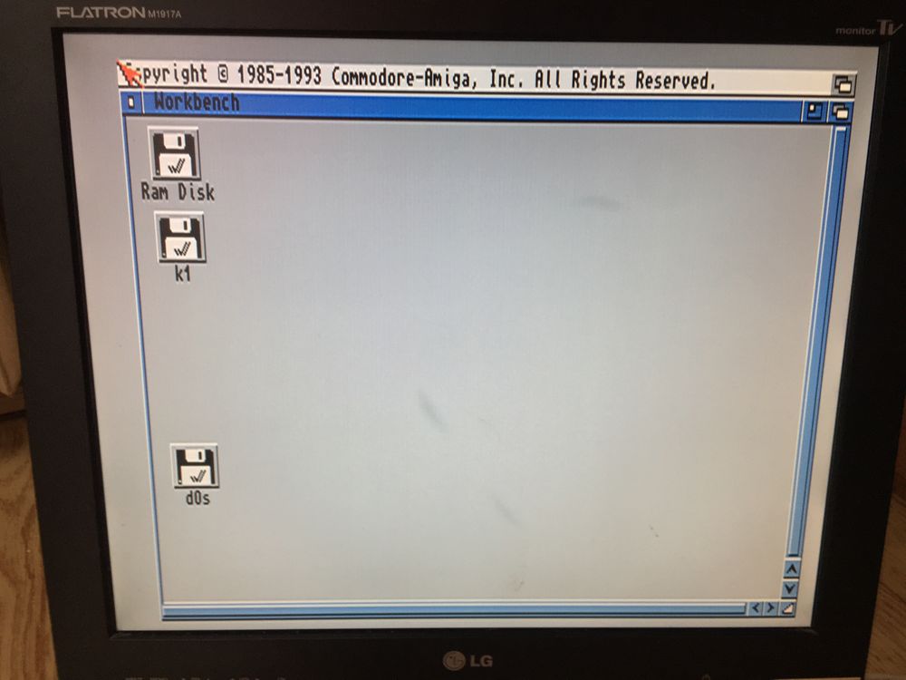 Amiga 600 + monitor + peryferia