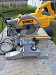 Ukośnica DeWALT DWS777