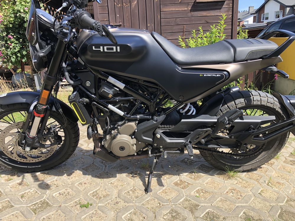 Husqvarna svartpilen 401 A2 (ABS naked scrambler) quickshifter