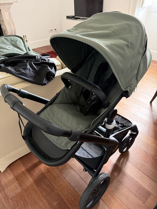 Bugaboo Fox 5 forest green and Footmuff