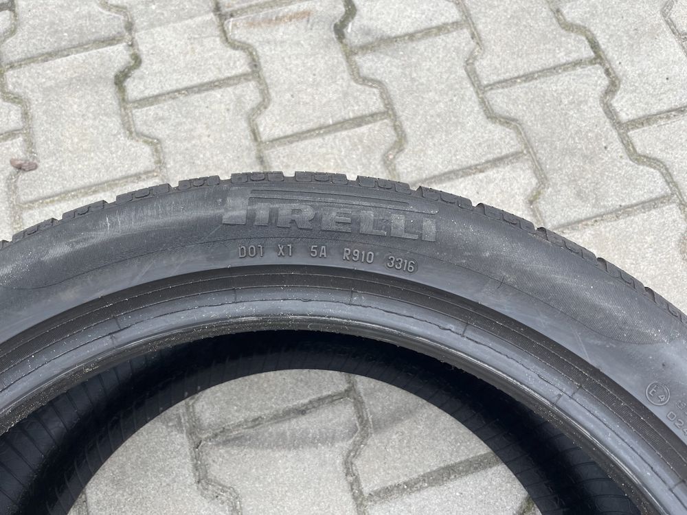 255/45/19 Pirelli SOTTOZERO Winter 240 100V