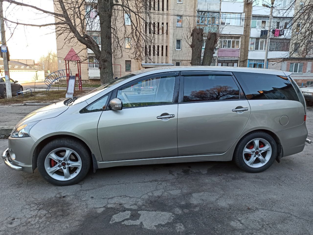 Mitsubishi Grandis did 2.0