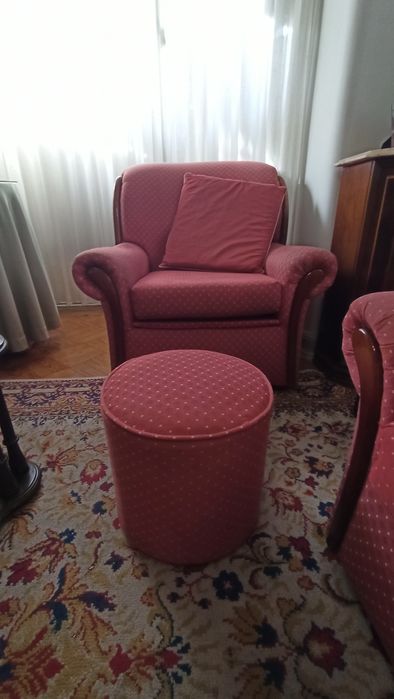 Sofá 3 pessoas mais 2 poltronas