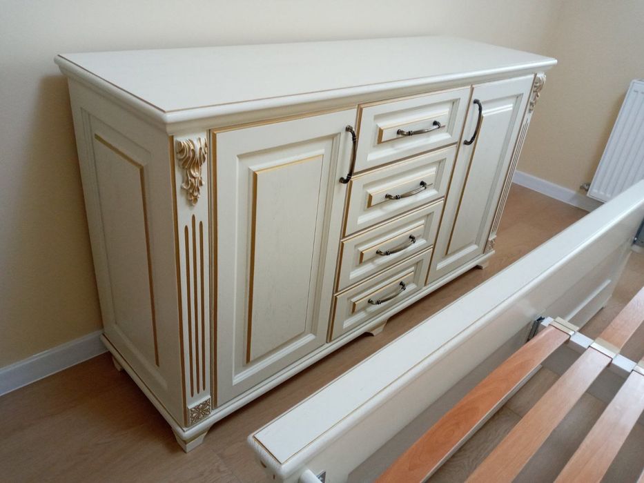 Вітрина деревяна( матеріал дуб)