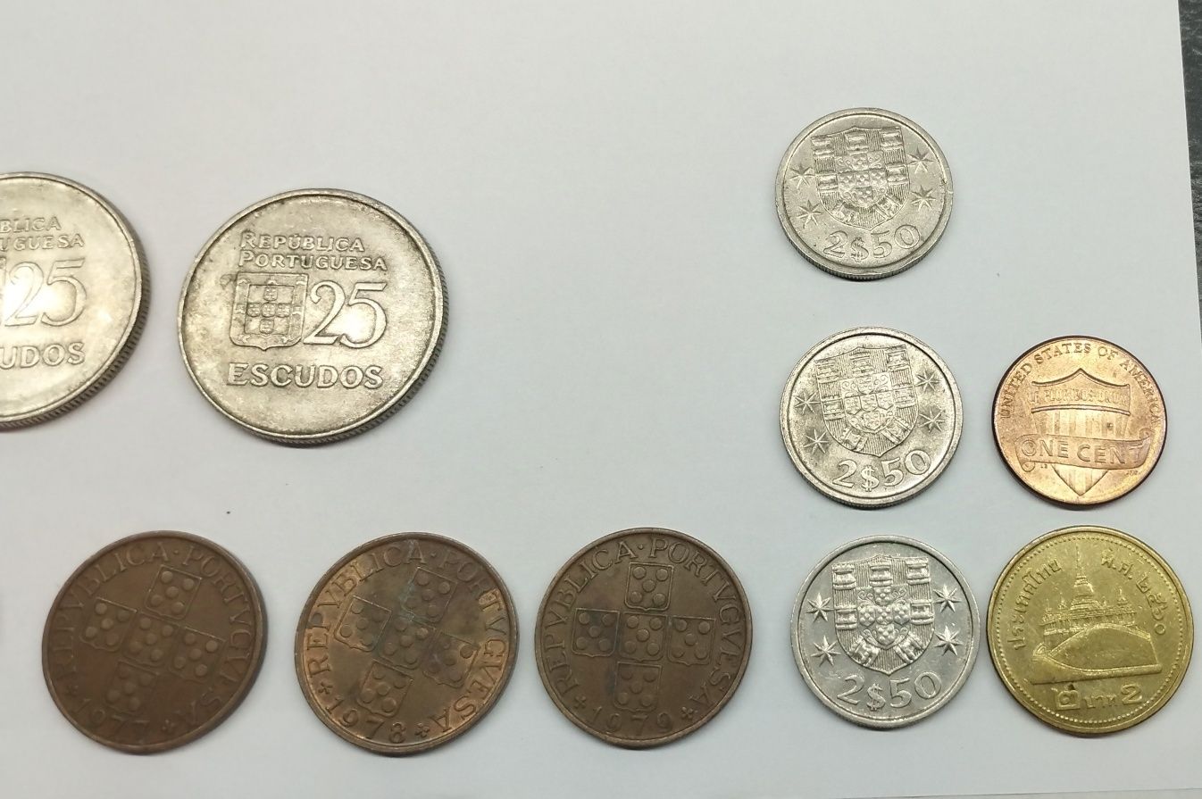 Moedas antigas portuguesas e estrangeiras
