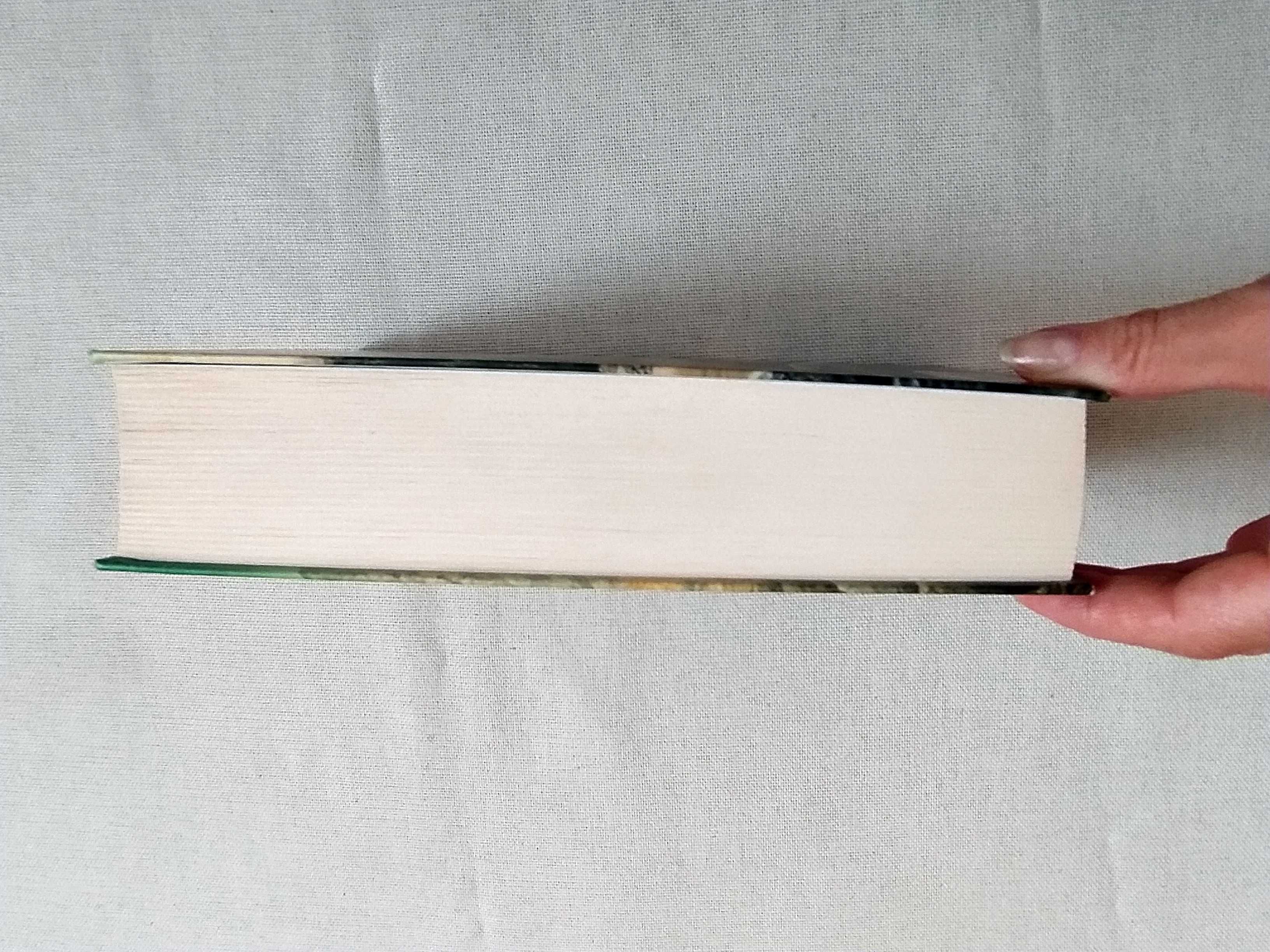 Игра престолов. Подорож собаки. Міфи давньої Греції. Спеши любить