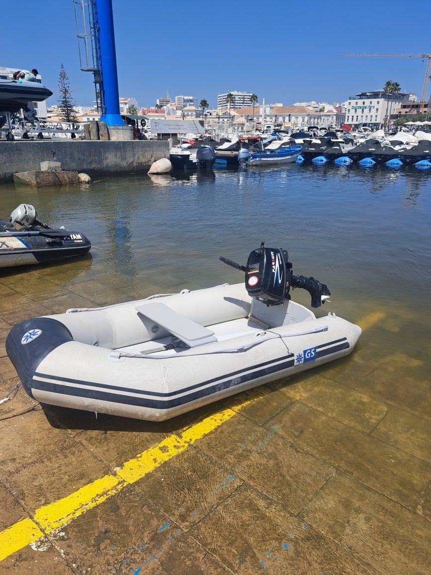 Dinghy Barco de apoio