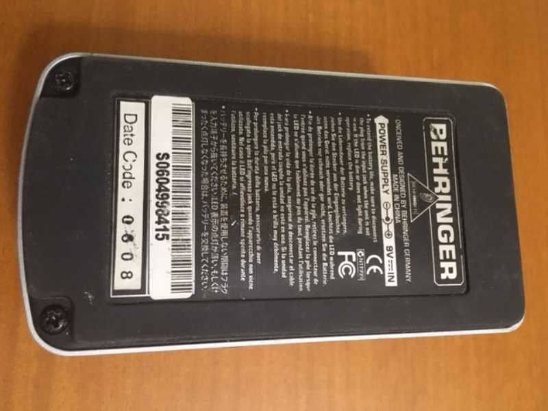 Pedal Reverb stereo para guitarra ou baixo