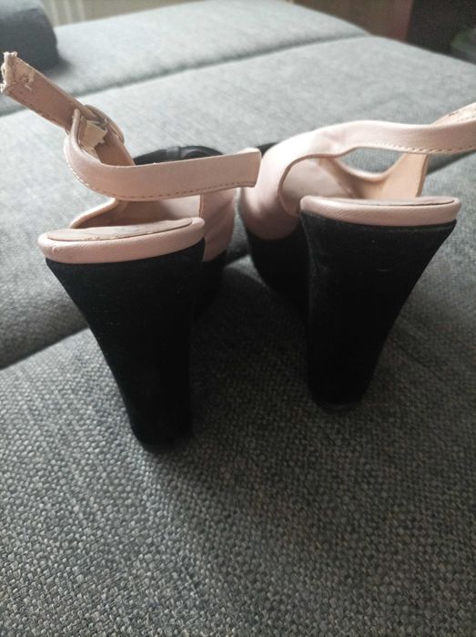 Sandały na koturnie firmy Centro, w rozmiarze 37/38, dł.wkładki 24 cm