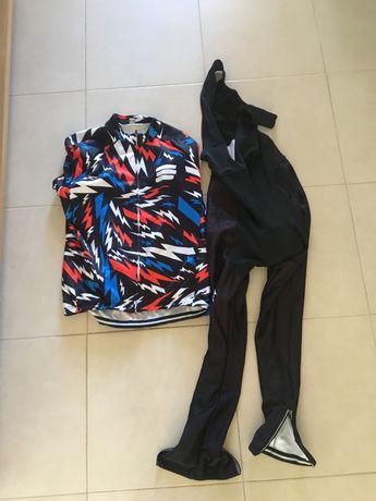 Calças e camisola ciclista