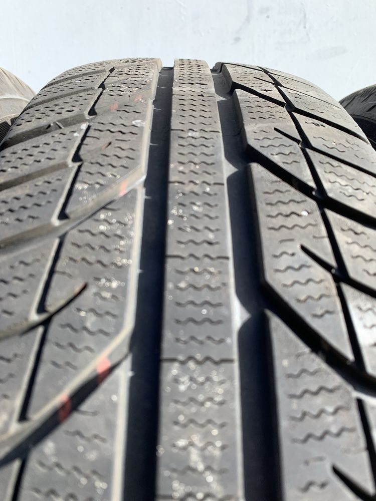 Гума зимова Toyo 175/70 r14