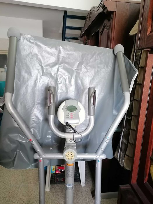 Vende-se bicicleta elíptica