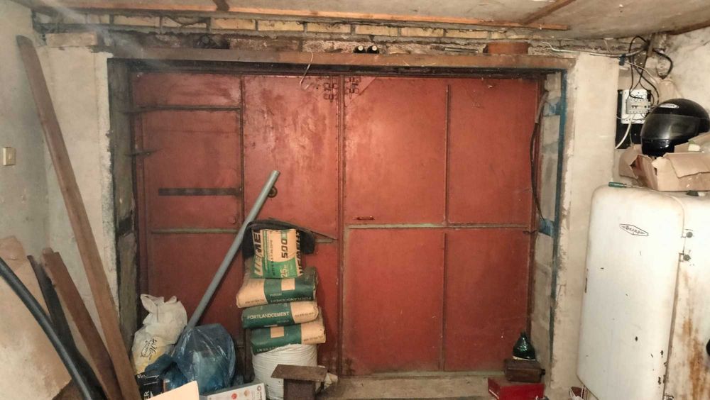 Окремий будинок на 5 сотках . Терміново.