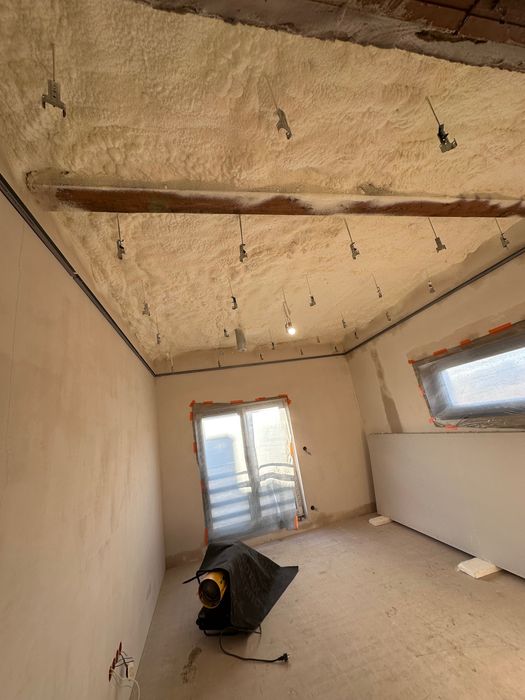 Pan Pianka - Profesjonalne Ocieplenie Poddasza Pianą PUR , posadzki