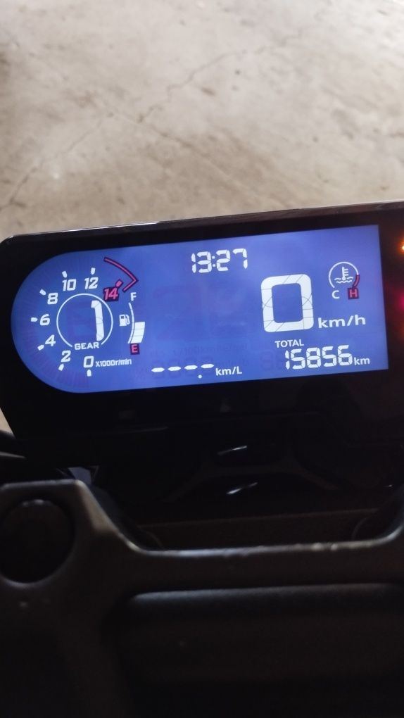 Honda CB 650 R Black Edition 2023 - Ótimo estado - 16.100 km - Extras