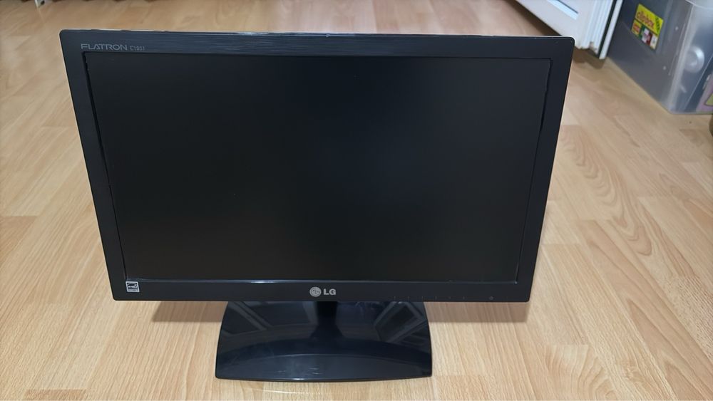 Монітор LG Flatron E1951C-BN