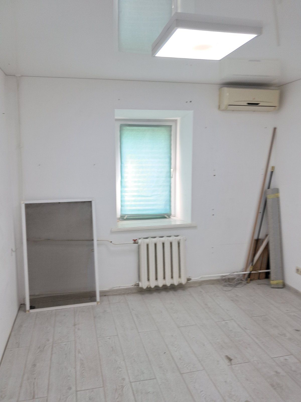 Аренда под офис, салон, шоу-рум - 65 м.кв., в центре.