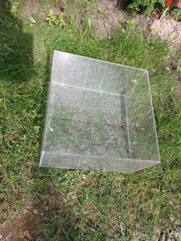 Sprzedam akwarium 38 x 38 wys.20 cm