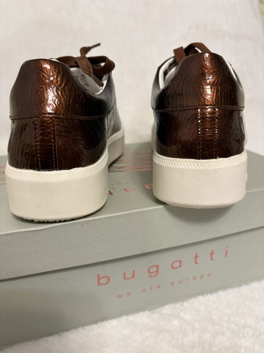 Шкіряні кеди від Bugatti