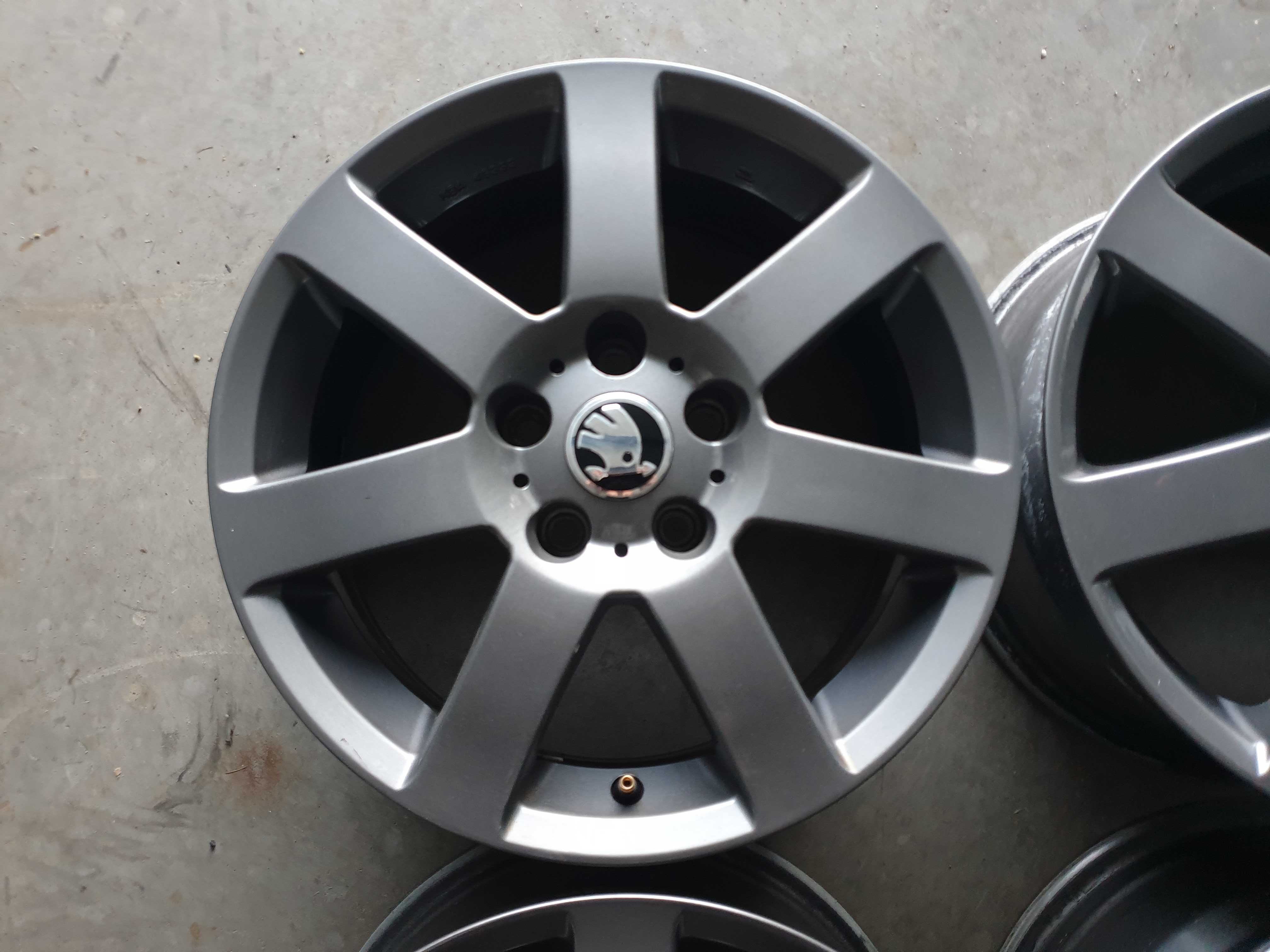 Alufelgi 16" Skoda Octavia II FL III IV VRS SuperB Scout 5x112 Audi a4