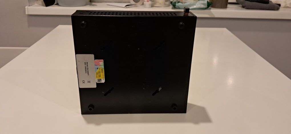 Mini Komputer 4-Rdzenie/SSD/WiFi/Ram-8GB/Hdmi/Win 10 pro Wydajny