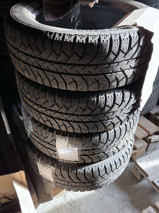 Bridgestone ice cruiser 225/60/17