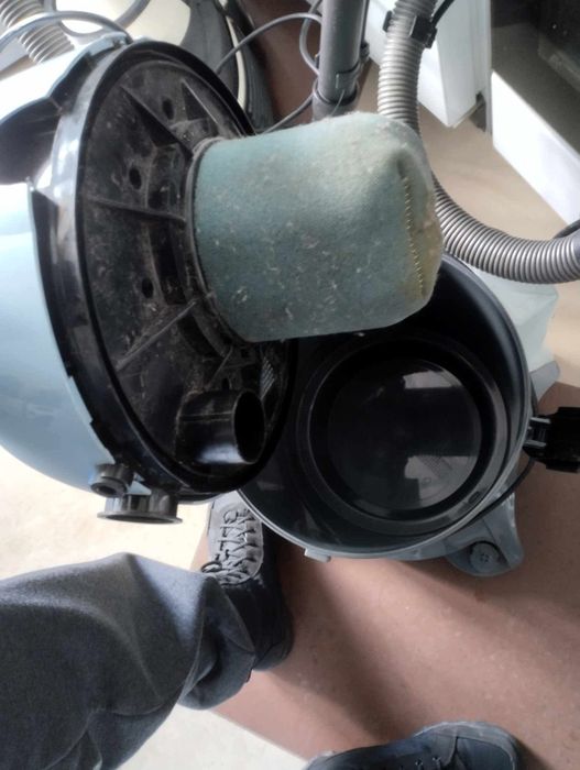 Прощається миющий пилосос делонгі