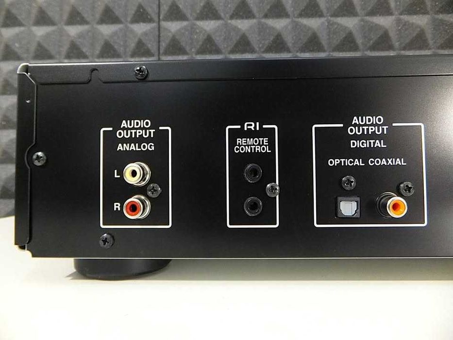 Markowy odtwarzacz cd ONKYO C-7030