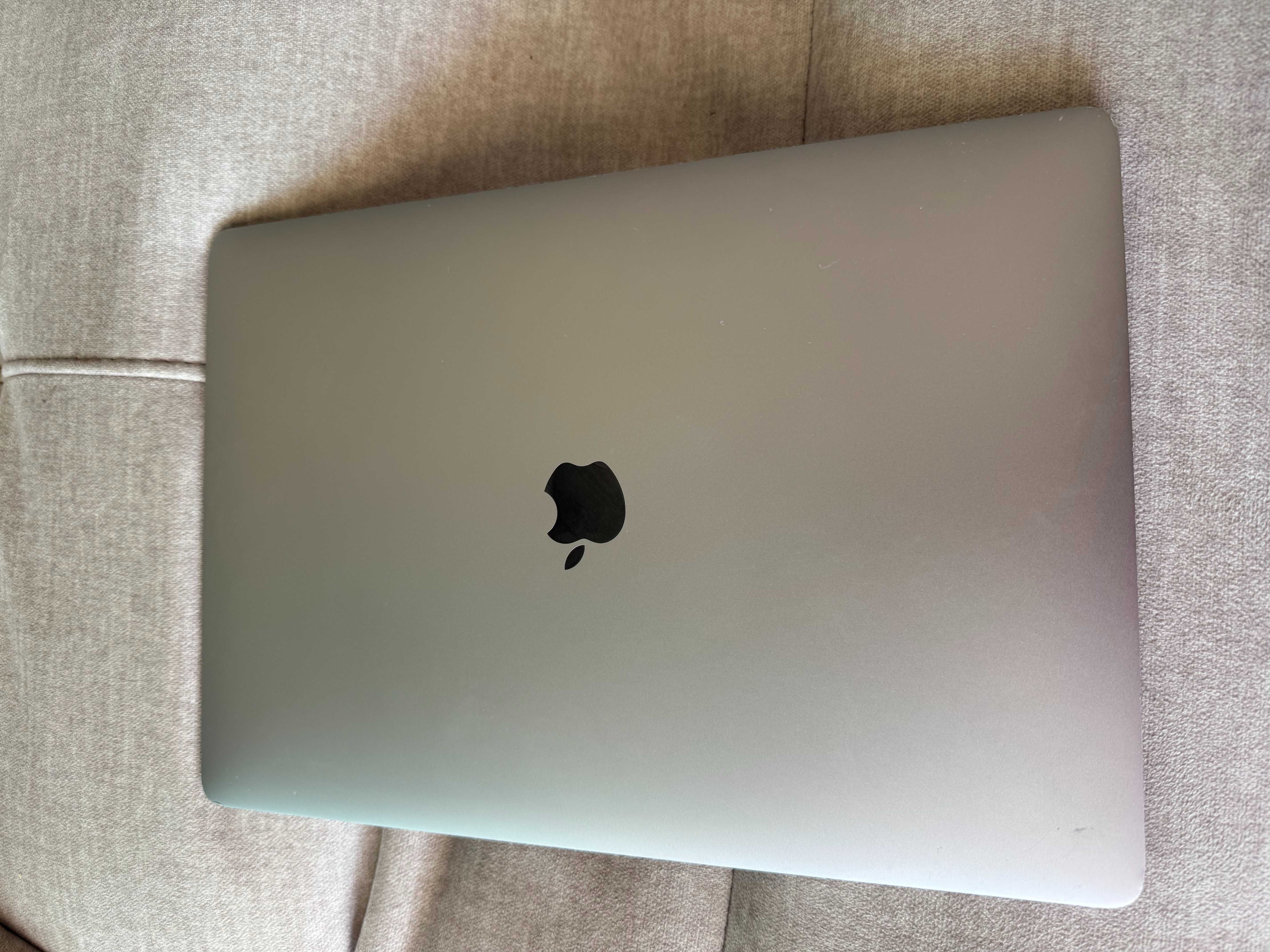 MacBook Pro 15" Retina Touch Bar (2018) — i7 | 16GB RAM | 512GB SSD