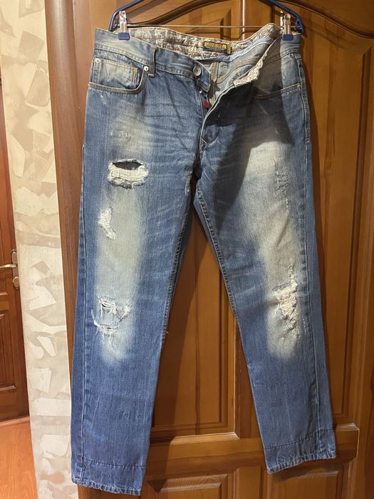 Мужские джинсы рваные в отличном состоянии