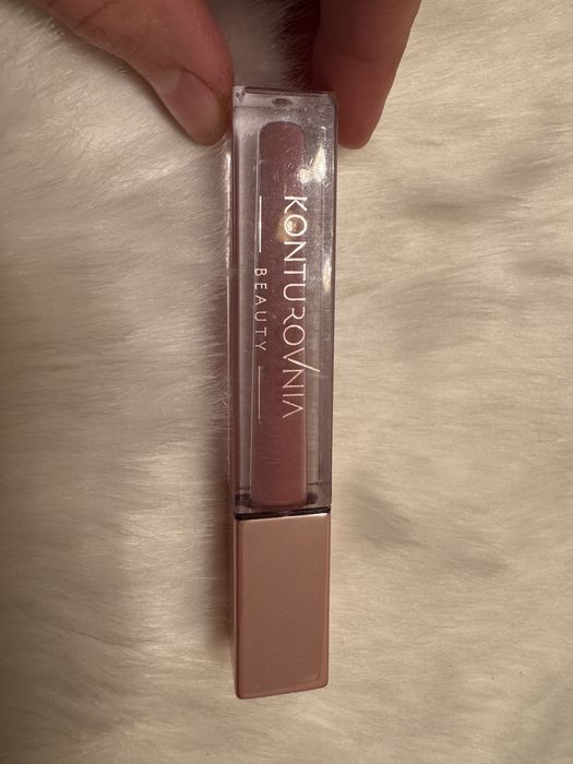 Konturovnia pomadka w płynie Boogie Woogie różowa nude dusty pink