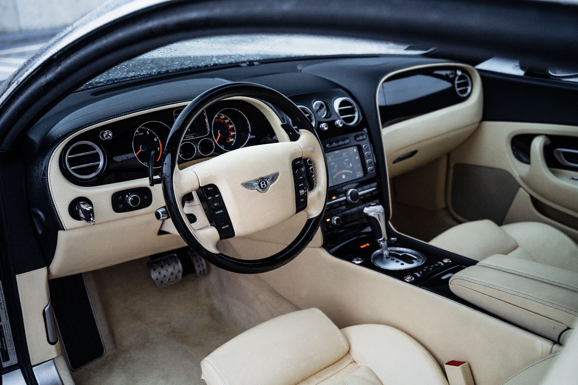 Wynajem Bentley Continental GT Speed W12 bez kaucji wypożyczalnia aut
