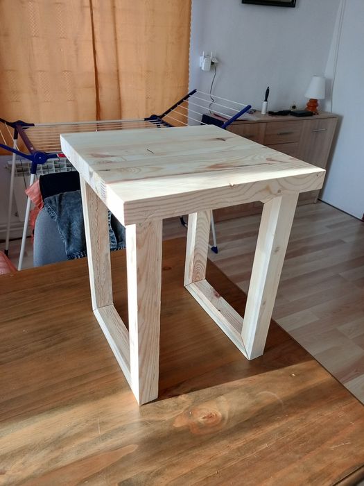 Taboret sosna 35x35