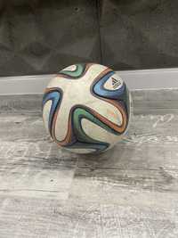 Piłka Adidas Brazuca