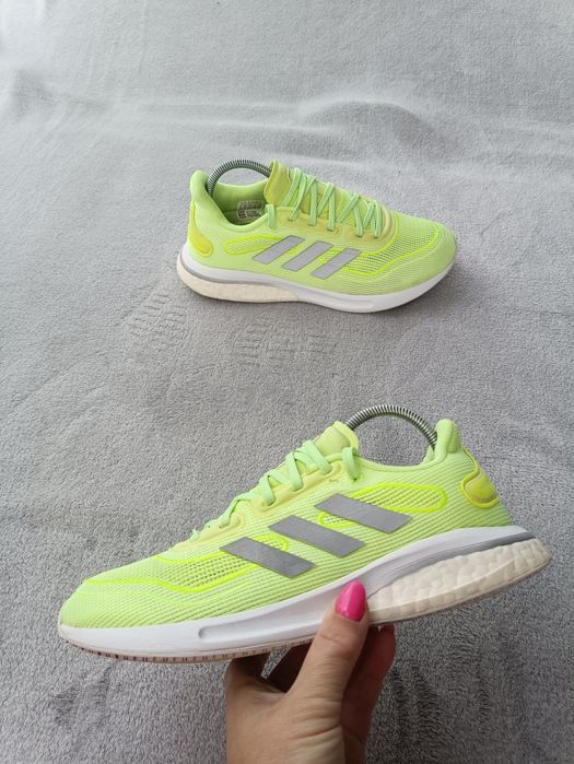 Женские кроссовки беговые Adidas р37.5