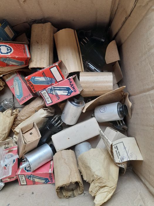 Продам радиоелектронные лампы