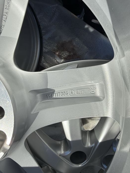 Sprzedam OEM alufelgi 18" 5x110 Alfa Romeo Stelvio Giulia